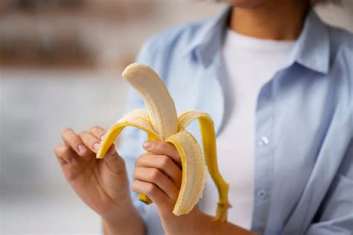 Are bananas good for sore throat?