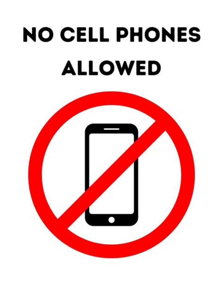Are phones allowed in Bigg Boss 15?