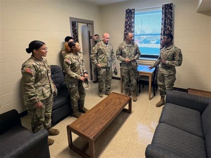 Are single soldiers required to live in the barracks?