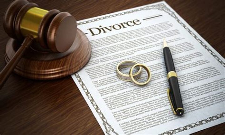 Are the Johnstons getting divorced?