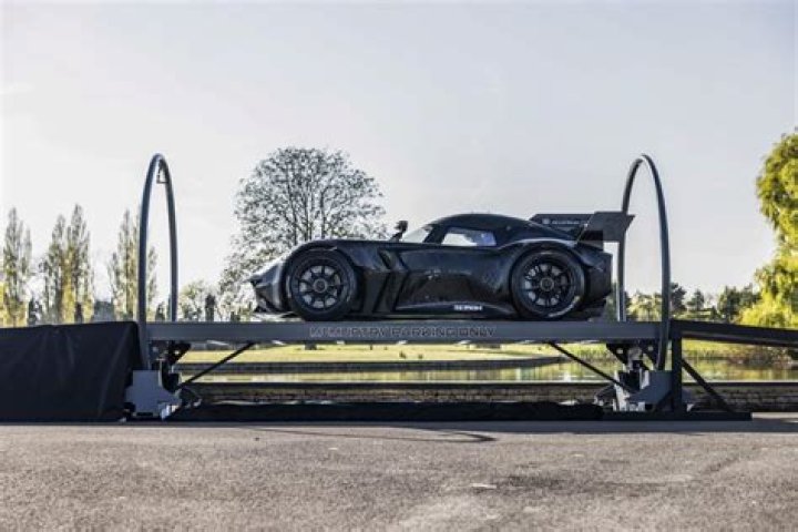 At what speed can an F1 car drive upside down?