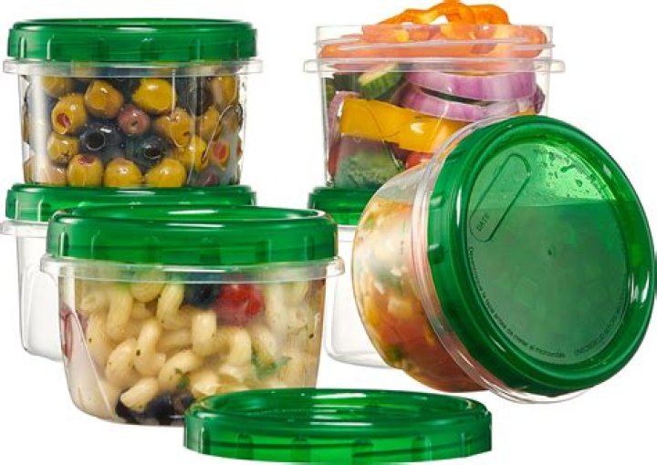 Can botulism grow in airtight containers?
