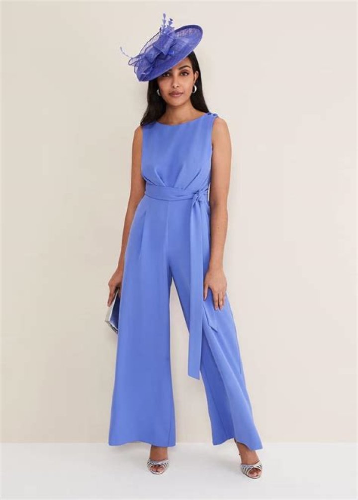 Can I wear a jumpsuit to prom?