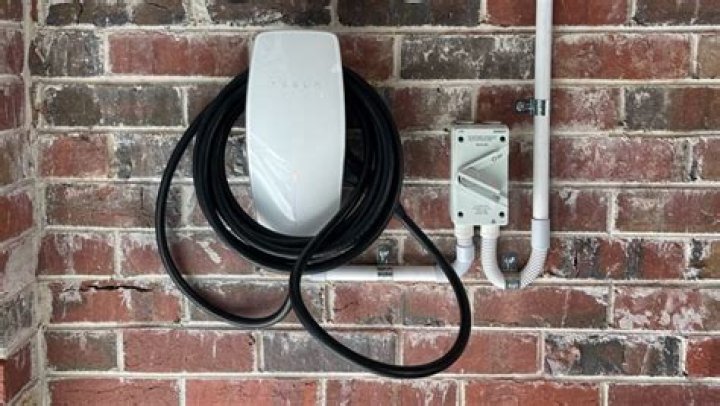 Can Tesla home charger be locked?