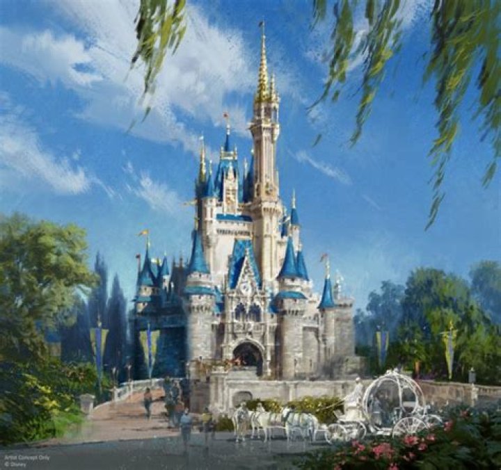 Can u stay in Cinderella's castle?