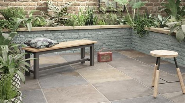 Can you lay porcelain tile on concrete?