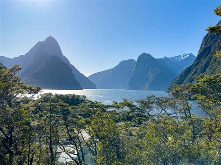 Can you swim in the sea in St Lucia?