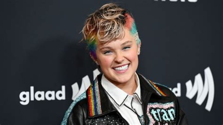 Did JoJo Siwa get a pixie cut?