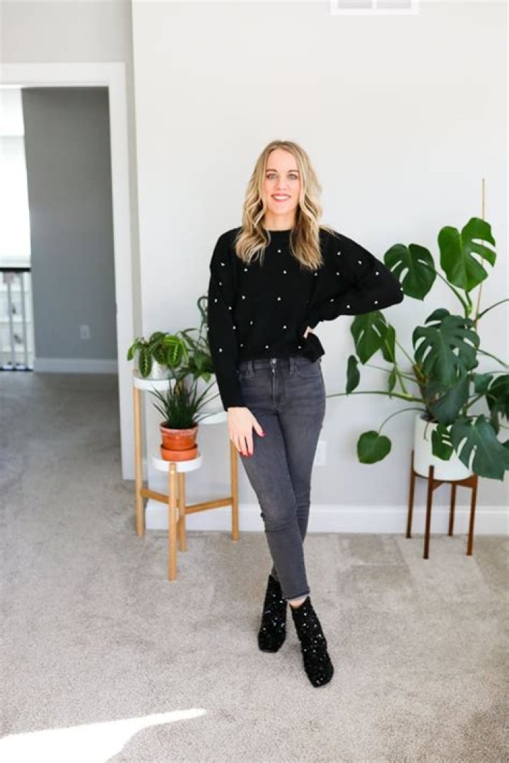 Do black jeans GREY over time?