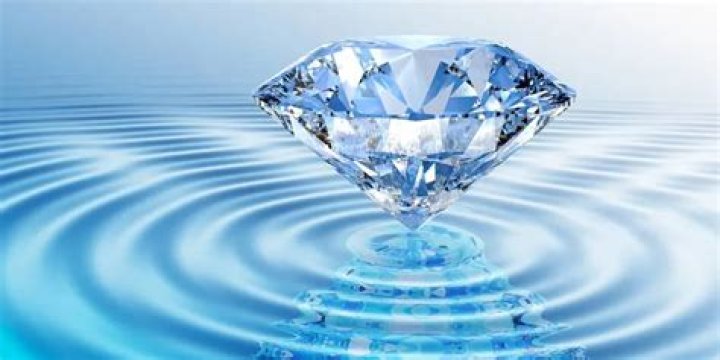 Do diamonds float in water?