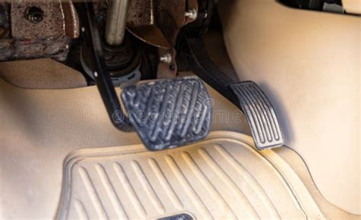 Do electric cars have brake pedal?