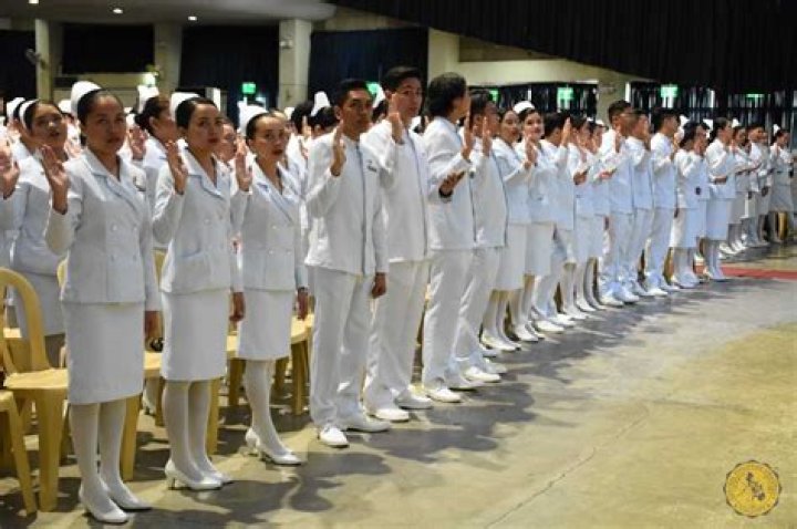 Do male nurses get promoted faster?