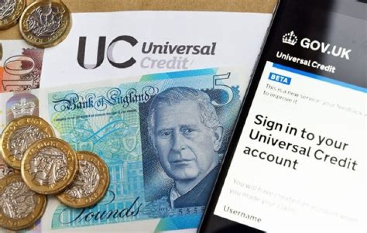 Do pensions count as savings for universal credit?