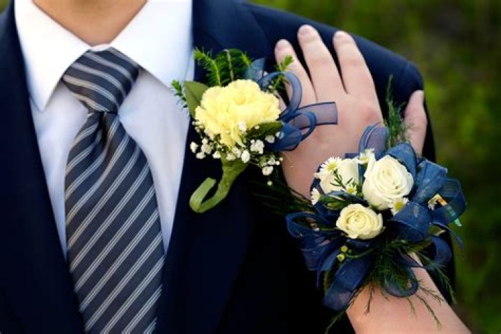 Do people wear corsages at baby showers?