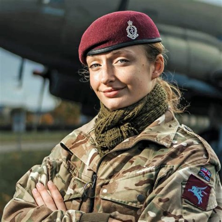 Do the SAS have a beret?