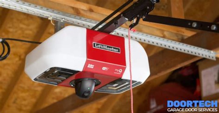 Do Thieves use garage door openers?