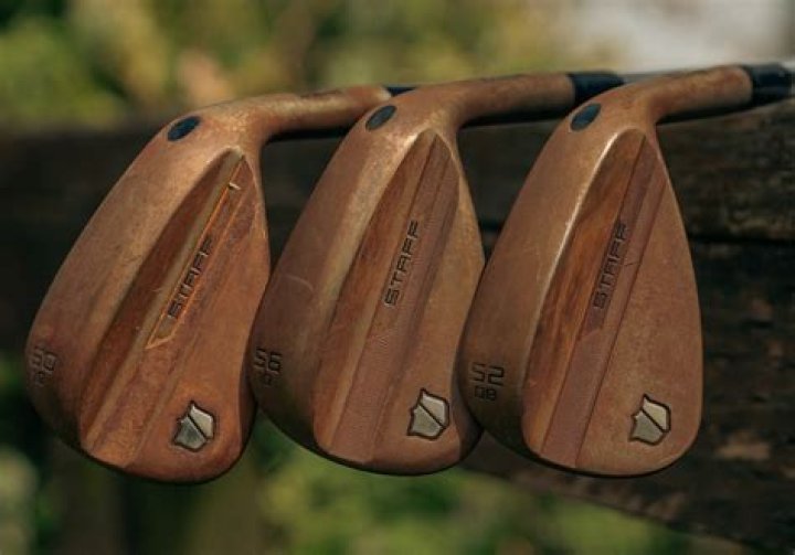 Do Tour pros use raw wedges?