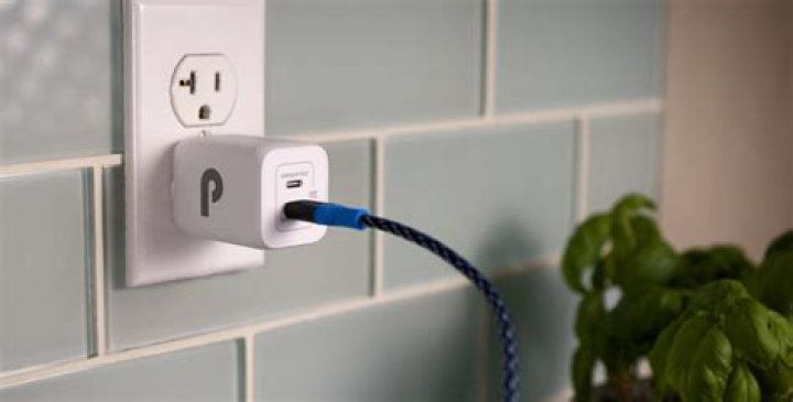 Does a router need to be plugged into the wall?