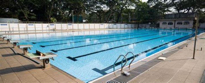 Does IIT Delhi have swimming pool?