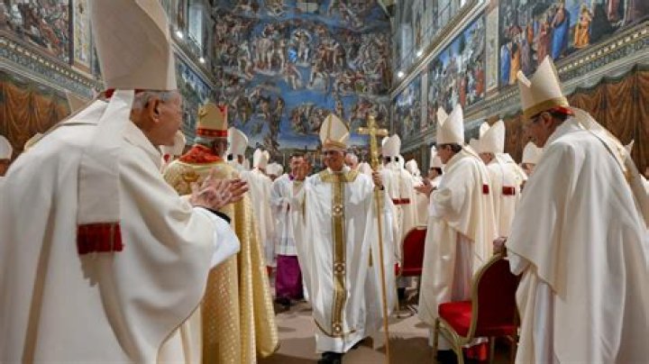 Does Pope get the cross?