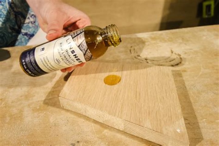 Does putting oil on rust help?