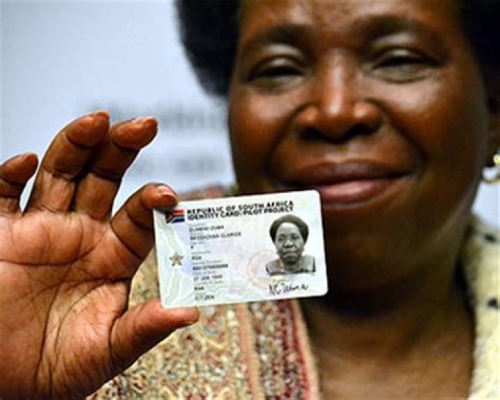 How do I become a permanent resident of Botswana?