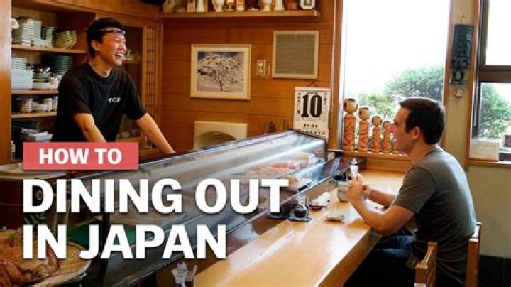 How do Japanese greet customers?