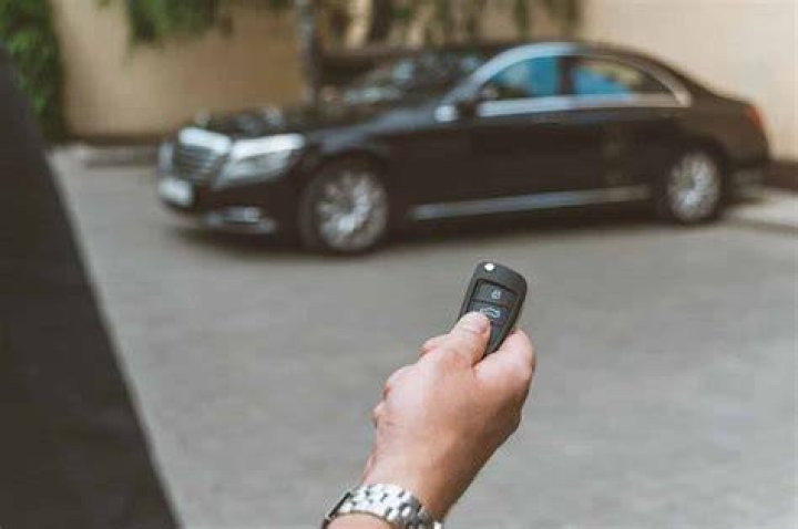 How do thieves scan car keys?