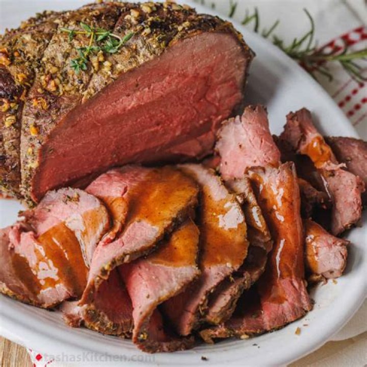 How do you reheat a roast beef without drying it out?