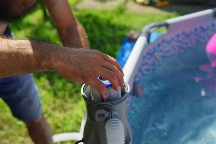 How do you sit in a pool ACNH?