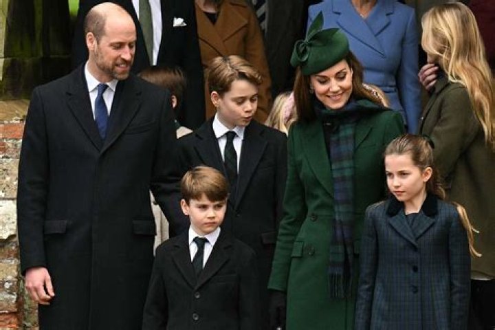 How does the Queen leave her cutlery?