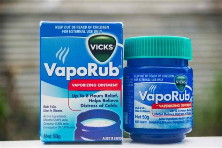 How does Vicks VapoRub work?