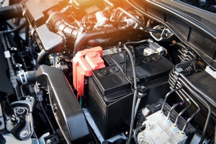 How long can a car battery sit without starting?