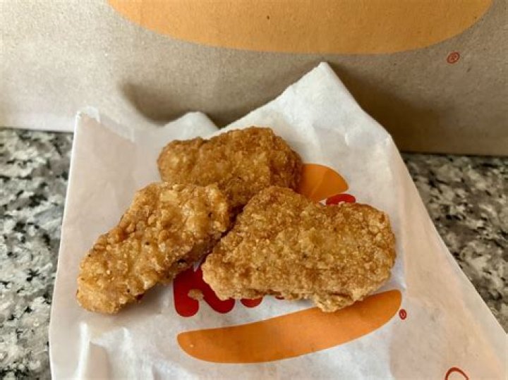 How many calories does Burger King chicken nuggets have?