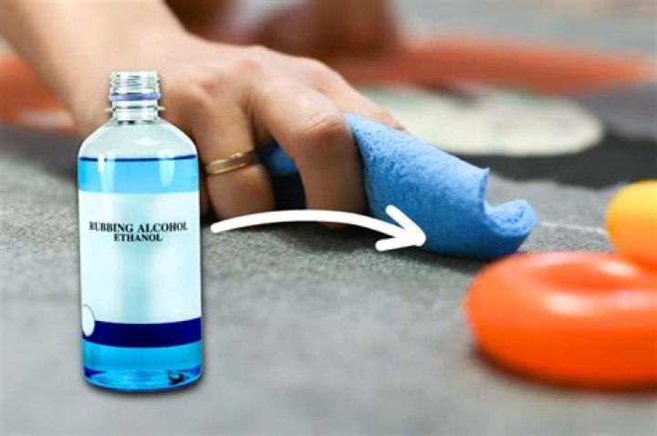 How much do you dilute rubbing alcohol to clean?