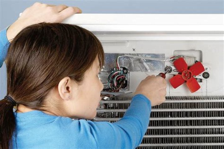How much does it cost to fix a refrigerator that is not cooling?