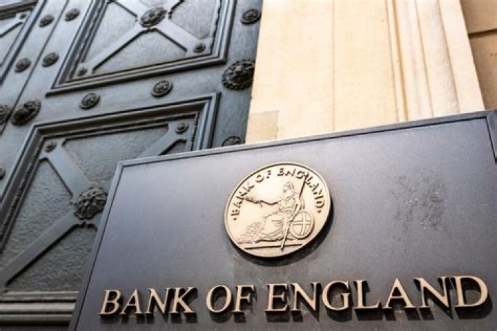 How much does the Governor of the Bank of England get paid?