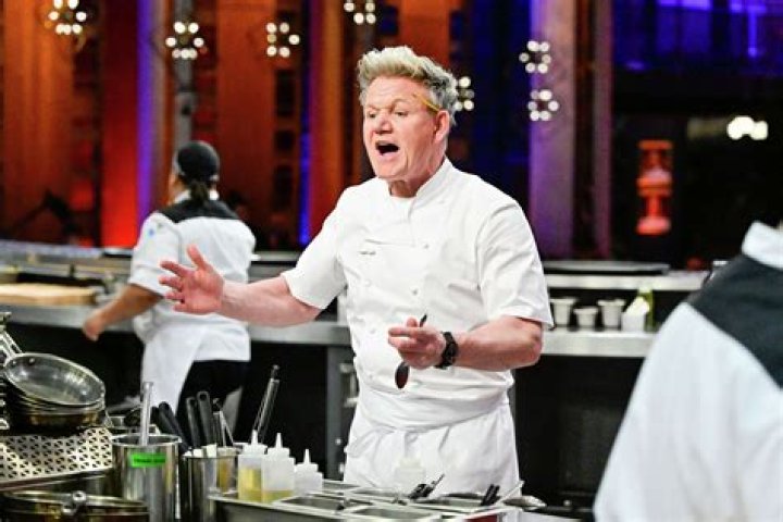 How much does the head chef at Buckingham Palace earn?