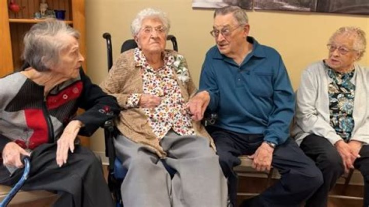 How old is the oldest American?