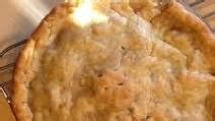Is butter or Crisco better for pie crust?