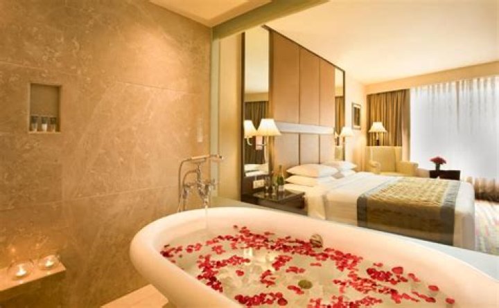 Is it gross to take a bath in a hotel?