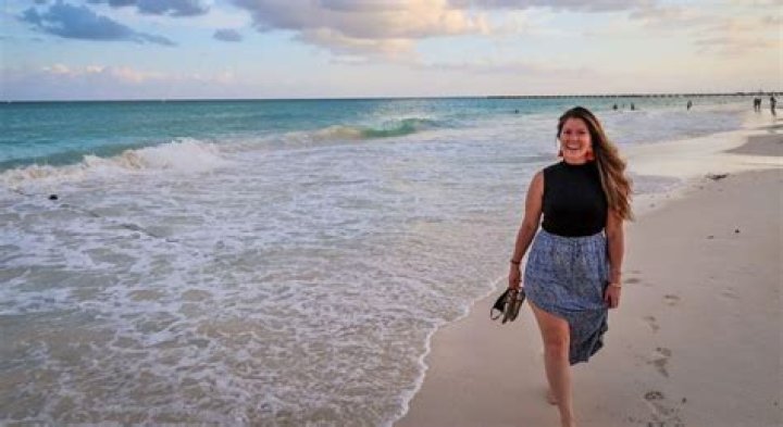 Is it safe to walk around Playa del Carmen?