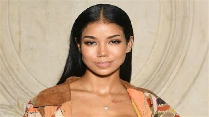 Is Jhené Aiko rich?
