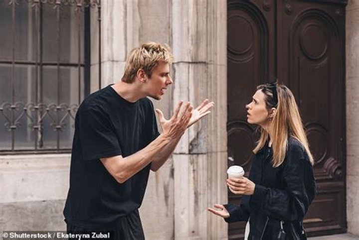 Is pointing rude in UK?