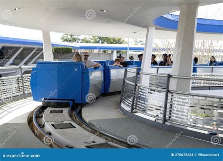 Is there a PeopleMover in Disneyland?