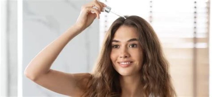 Should a razor be used on dry hair?