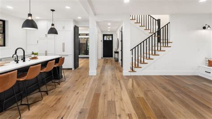 Should bathroom and kitchen floors match?