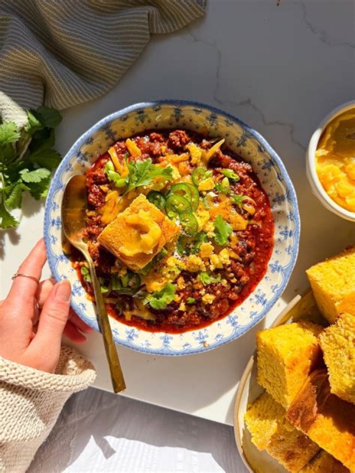 Should chili be thick or soupy?