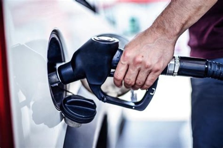 Should you always fill up your gas tank?