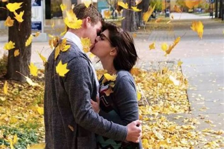 What's the longest kiss?